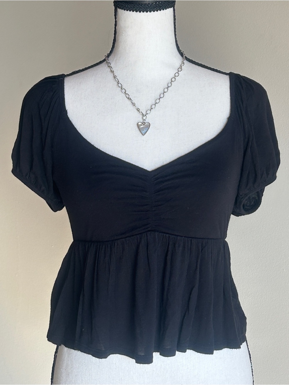 Popular 21 Black Ruched Elastic Sleeve Babydoll Sweetheart Neckline Top Small